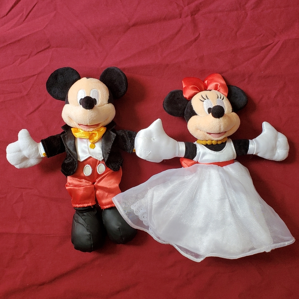 Bride and groom mickey and minnie plush
